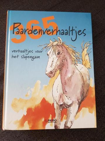 Kinderboek met 365 korte paardenverhaaltjes