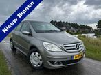 Mercedes-Benz B-Klasse 180 CDI Automaat / Trekhaak / Navi /, Auto's, Mercedes-Benz, Gebruikt, 4 cilinders, 715 kg, Leder en Stof