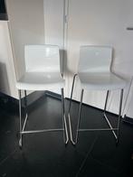 2 Witte Hoge Krukken / Barstoelen, Huis en Inrichting, Barkrukken, Kunststof, 60 tot 90 cm, Ophalen of Verzenden, Zo goed als nieuw