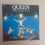 Queen - Another One Bites The Dust, Gebruikt, 7 inch, Single, Ophalen of Verzenden