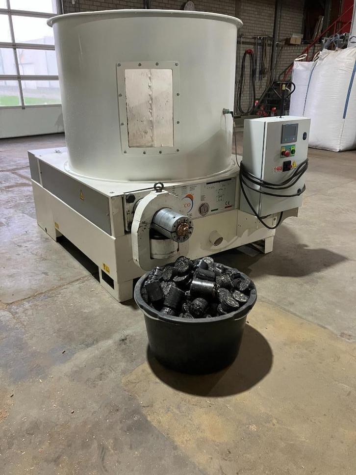 Briketpers Prodeco E60, Zakelijke goederen, Machines en Bouw | Houtbewerking, Ophalen