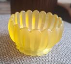 Geel glazen waxinelichthouder in de vorm van een bloem, Overige materialen, Overige kleuren, Ophalen of Verzenden, Zo goed als nieuw