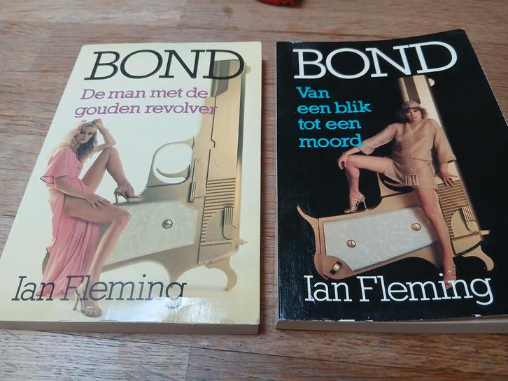 2x pocket Ian flemming: bond, Boeken, Avontuur en Actie, Gelezen, Ophalen of Verzenden