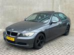 Grijze Luxe BMW 3-Serie 320i E90 Sedan/SchuifDak/NieuweAPK!, 4 cilinders, 14 km/l, Bedrijf, Handgeschakeld