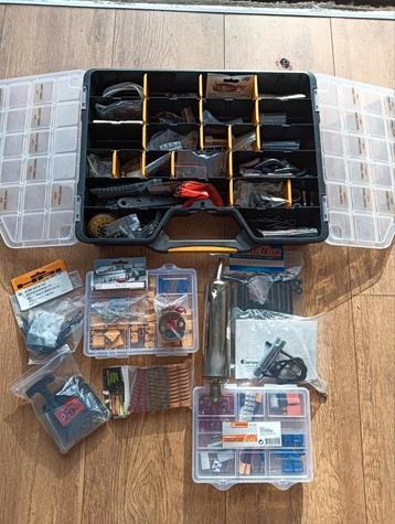 Verschillende Bigscale onderdelen van alles beschikbaar voor biedingen