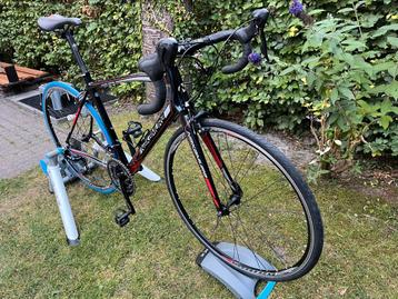 Tacx Vortex T2180 smart fietstrainer met fiets. beschikbaar voor biedingen