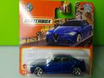 Matchbox 26 - 2016 Alfa Romeo Giulia [blauw] 1/60 MIB, Hobby en Vrije tijd, Ophalen of Verzenden, Nieuw, Auto