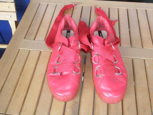 Heel leuke Veterschoenen , kleur rood , maat 39, Kleding | Dames, Schoenen, Gedragen, Schoenen met lage hakken, Rood, Ophalen of Verzenden