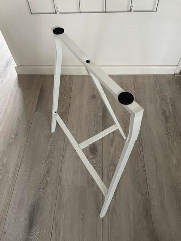 Ikea Schaag Wit Metalen Onderstel beschikbaar voor biedingen