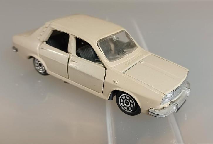 Oude Norev Renault R12, Hobby en Vrije tijd, Modelauto's | 1:43, Zo goed als nieuw, Auto, Norev, Ophalen of Verzenden