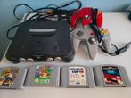 Nintendo 64, 4 spellen en 2 controllers, Spelcomputers en Games, Spelcomputers | Nintendo 64, Ophalen of Verzenden, Gebruikt, Met 2 controllers