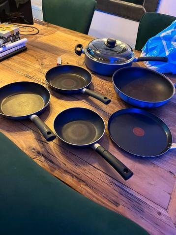 Tefal koekenpannen set beschikbaar voor biedingen