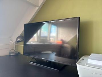 Samsung TV 32 inch met muurbeugel beschikbaar voor biedingen