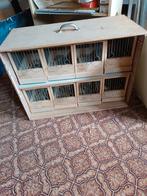 Mooie retro box met 6 zangkooitjes, Dieren en Toebehoren, Ophalen of Verzenden, Zo goed als nieuw, Hout, Vogelkooi