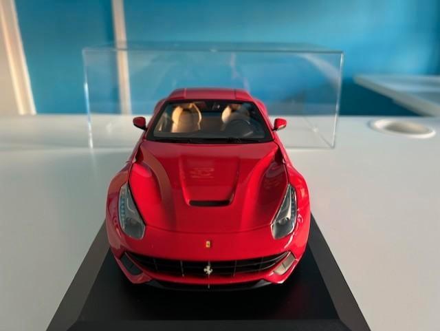FERRARI F12 BERLINETTA 1:18 HOT WHEELS ELITE, Hobby en Vrije tijd, Modelauto's | 1:18, Zo goed als nieuw, Auto, Hot Wheels, Ophalen of Verzenden