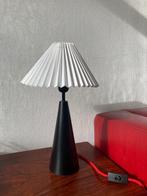 Tafellamp retro vintage plissé, Huis en Inrichting, Lampen | Tafellampen, Minder dan 50 cm, Memphis, Ophalen of Verzenden, Metaal