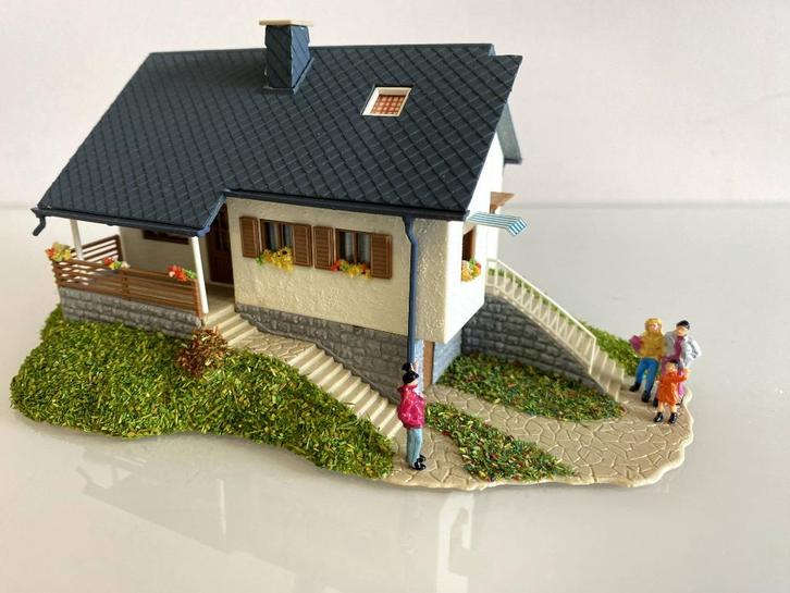 HO Vollmer 3714 huis in park (587), Hobby en Vrije tijd, Modeltreinen | H0, Zo goed als nieuw, Brug, Tunnel of Gebouw, Gelijkstroom of Wisselstroom