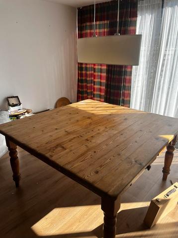 Blank grenen tafel groot plus 4 lades