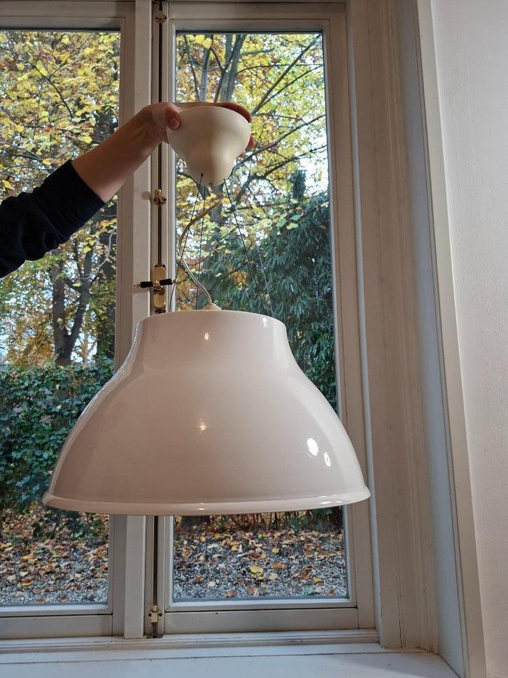 Witte design hanglamp voor de liefhebber, Huis en Inrichting, Lampen | Hanglampen, Gebruikt, 50 tot 75 cm, Kunststof, Metaal, Ophalen