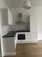 Moderne witte hoogglans hoekkeuken met Zanussi GEDEMONTEERD, Huis en Inrichting, Keuken | Complete keukens, Wit, Hoekkeuken, Ophalen of Verzenden