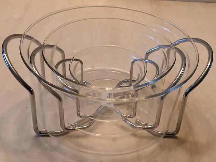 Bodum Hot Pot set van 3 glazen schalen met metalen frames, Huis en Inrichting, Keuken | Servies, Zo goed als nieuw, Schaal of Schalen