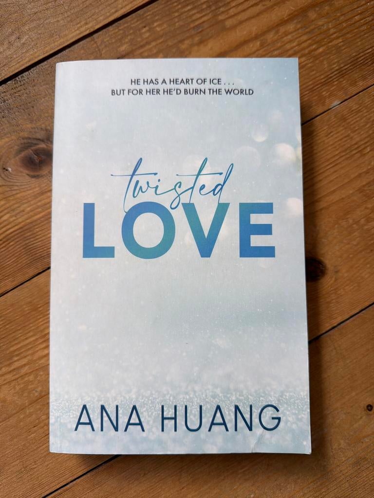 Twisted Love - Ana Huang (Engelstalig), Ophalen of Verzenden, Gelezen, Wereld overig