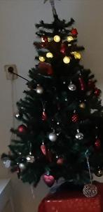 Kerstboom + 2 dozen versiering, Diversen, Kerst, Ophalen, Zo goed als nieuw