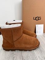 Ugg Essential Mini maat 38 nieuw, UGG, Bruin, Snowboots, Nieuw