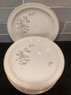 Bord Petrus Regout (131125), Huis en Inrichting, Keuken | Servies, Ophalen of Verzenden, Zo goed als nieuw, Bord(en), Overige stijlen