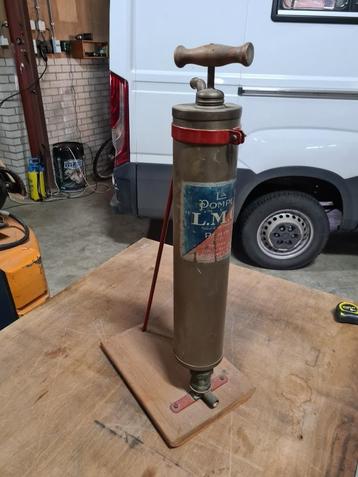 antieke koperen / messing waterpomp uit Parijs beschikbaar voor biedingen
