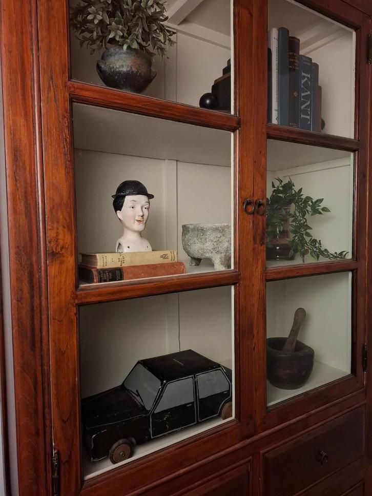 Oude vintage vitrinekast buffetkast, Huis en Inrichting, Kasten | Vitrinekasten, 200 cm of meer, 25 tot 50 cm, Ophalen of Verzenden