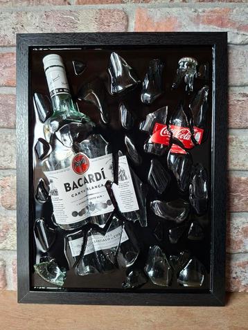 Bacardi en cola fles verwerkt in een lijst met Epoxy  beschikbaar voor biedingen