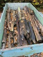 Gebruikte weidepalen., Dieren en Toebehoren