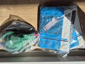 Opblaasluchtbed 2 stuks + voetpomp beschikbaar voor biedingen