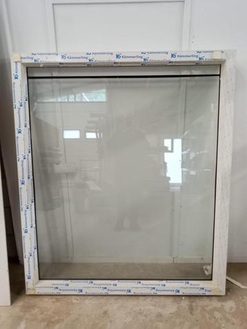3 kunststof kozijnen incl. glas beschikbaar voor biedingen