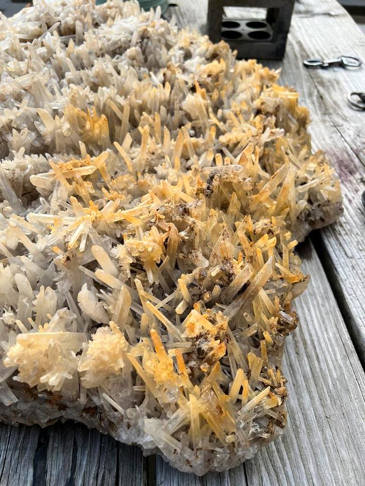 naaldkwarts uit de Alpen prachtig groot stuk zeer zeldzaam, Verzamelen, Mineralen en Fossielen, Ophalen of Verzenden