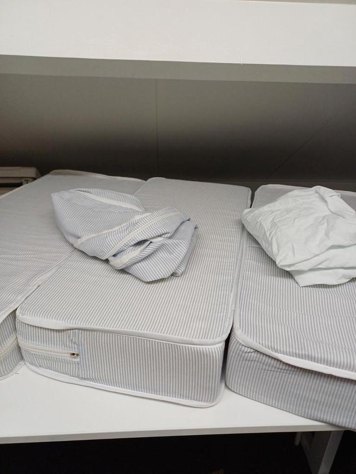 Ikea 3 matrasdeel meegroeibed Minnen 2 hoeslakens extra hoes, Huis en Inrichting, Slaapkamer | Beddengoed, Gebruikt, Overige typen