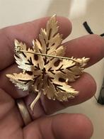 Vintage Trifari gouden blad broche - goud kleurig, Sieraden, Tassen en Uiterlijk, Broches, Nieuw, Ophalen of Verzenden, Nvt, Nvt