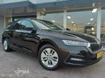 Skoda Octavia Combi 1.0 TSI Business LED/PDC/NAVI/NL-AUTO, Auto's, Voorwielaandrijving, Stof, Gebruikt, Zwart