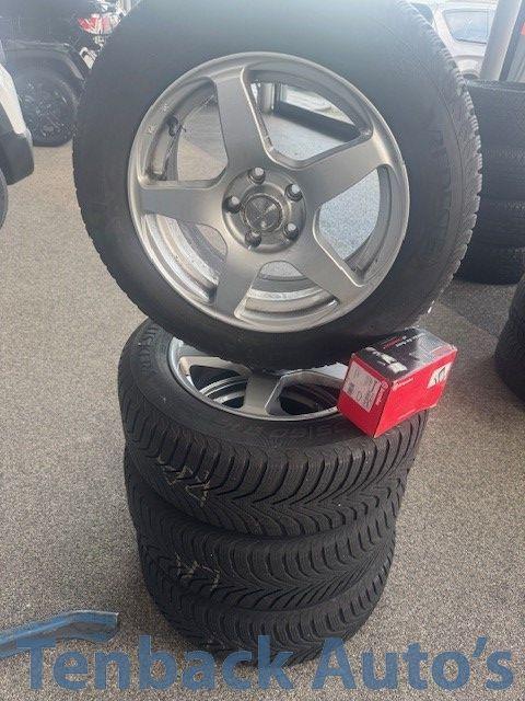 Winterbandenset Peugeot 308 4x 205/60/16 inch met Vredestein, Auto-onderdelen, Banden en Velgen, Banden en Velgen, Winterbanden