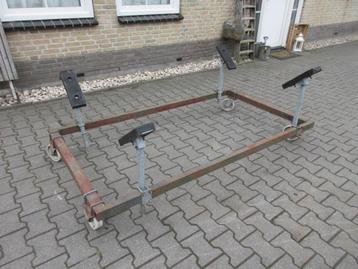 Verrijdbare bootbok 2 x 1 meter+ stempels beschikbaar voor biedingen