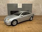 Kyosho Mercedes-Benz CLK Coupé 1:18 - Zilvergrijs, Hobby en Vrije tijd, Modelauto's | 1:18, Ophalen of Verzenden, Zo goed als nieuw