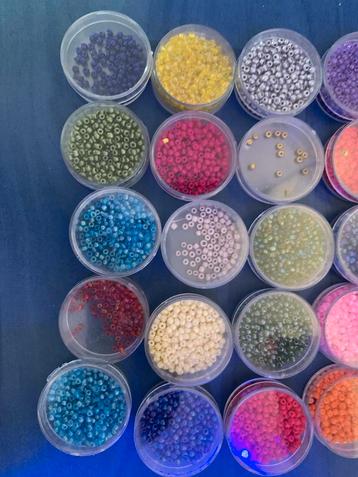Kralen voor sieraden maken beschikbaar voor biedingen
