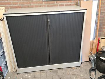 Roldeurkast / archiefkast beschikbaar voor biedingen