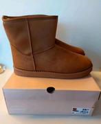 KORTE VACHT LAARZEN MAAT 43-PANTOFFELS-UGG DUPE, Bruin, Verzenden, Lage of Enkellaarzen, Nieuw