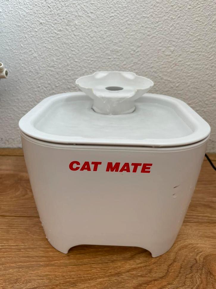 Drinkfontein Cat Mate, Dieren en Toebehoren, Kattenvoerbakken en Drinkbakken, Gebruikt, Ophalen of Verzenden