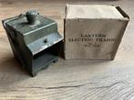 Brits; Lantaarn lantern electric Traffic No.2 met doos, Verzamelen, Militaria | Tweede Wereldoorlog, Ophalen of Verzenden, Landmacht