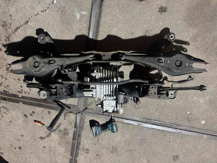 VW Golf 7 R 4X4 achter as achter subframe inc differentcieel, Auto-onderdelen, Transmissie en Toebehoren, Volkswagen, Gebruikt