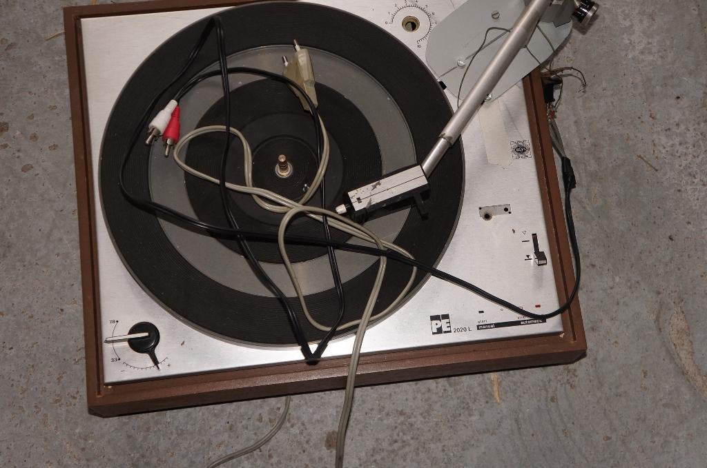 grammofoon te koop prijs 15 €, Antiek en Kunst, Antiek | Tv's en Audio, Ophalen