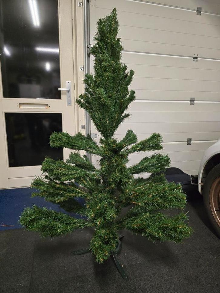 Kerstboom 135 cm hoog, Diversen, Kerst, Gebruikt, Ophalen